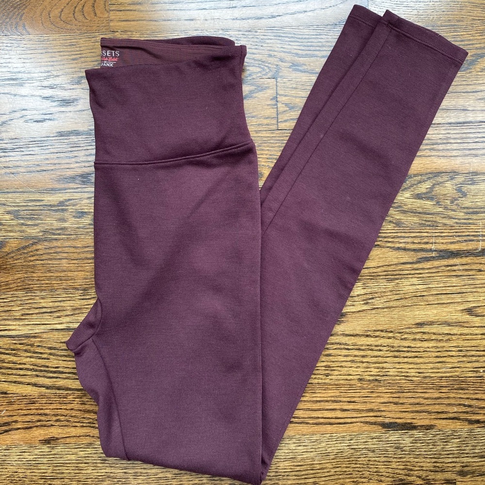 Spanx Assets Red Hot Label Leggings